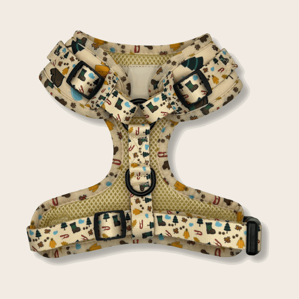 The Sociable Pup AirTag Dog Harness with AirTag Holder from the Muddy Walks Collection - Fastening.